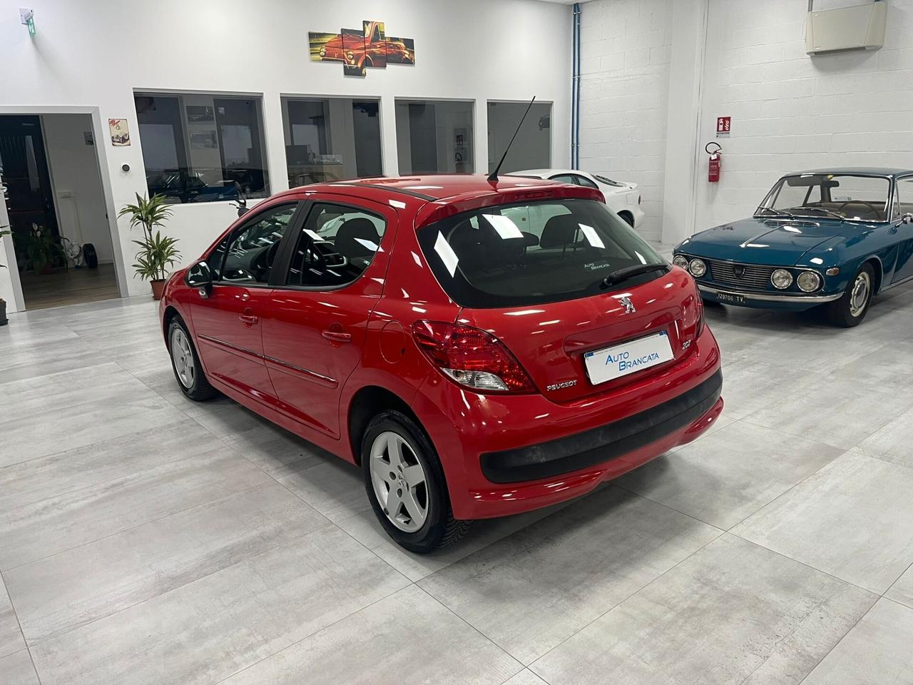 Peugeot 207 5p 1.4 8v 75cv