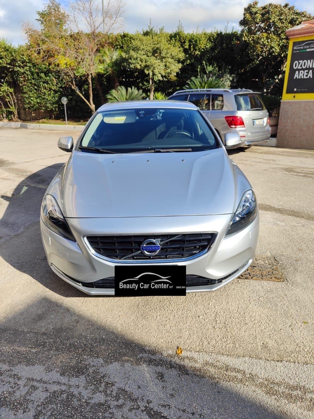 Volvo V40 D2