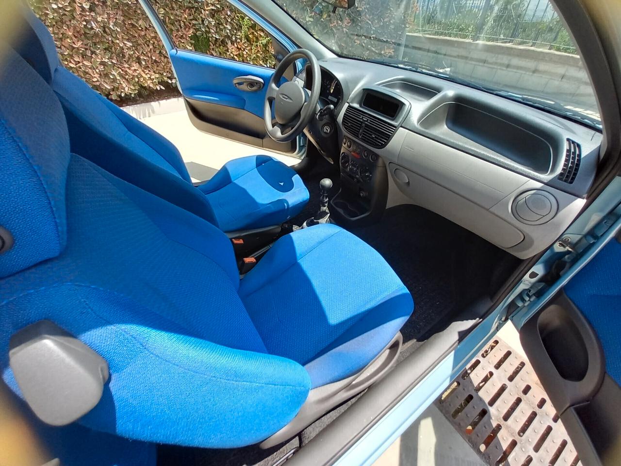 Fiat Punto 1.2i cat Feel SOLO 30000 KM !!!!!