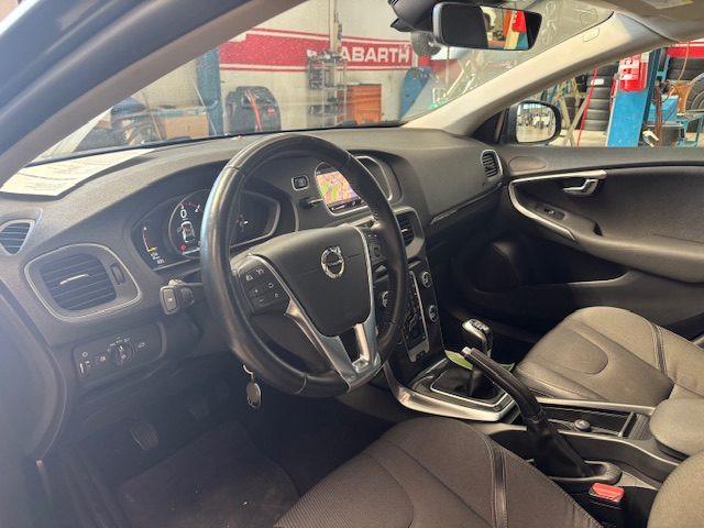 VOLVO V40 Cross Country D2 Style Plus