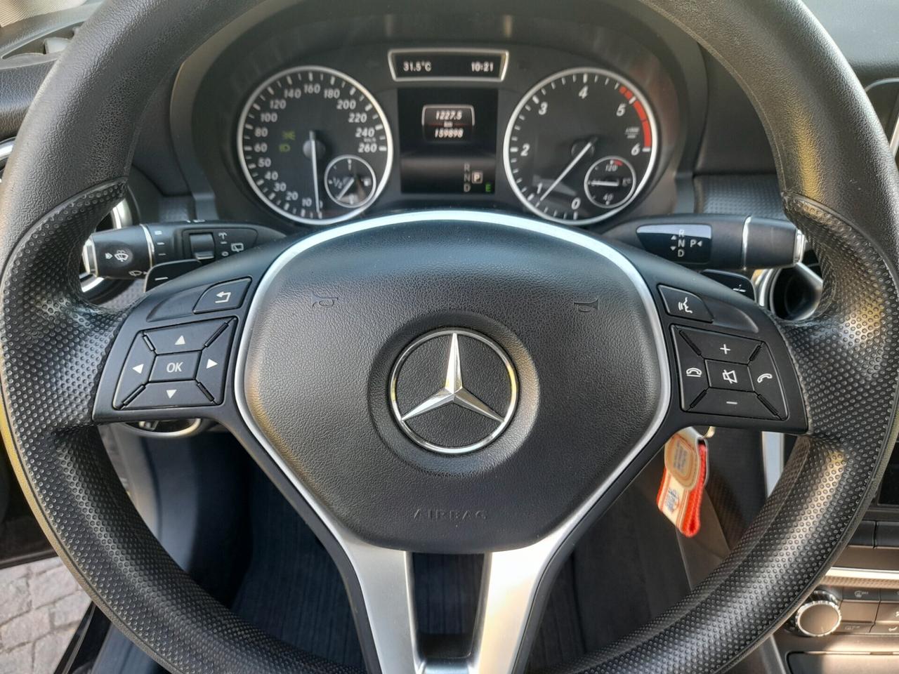 Mercedes-Benz A 180d Sport 1.5 dCi 110cv Automatic