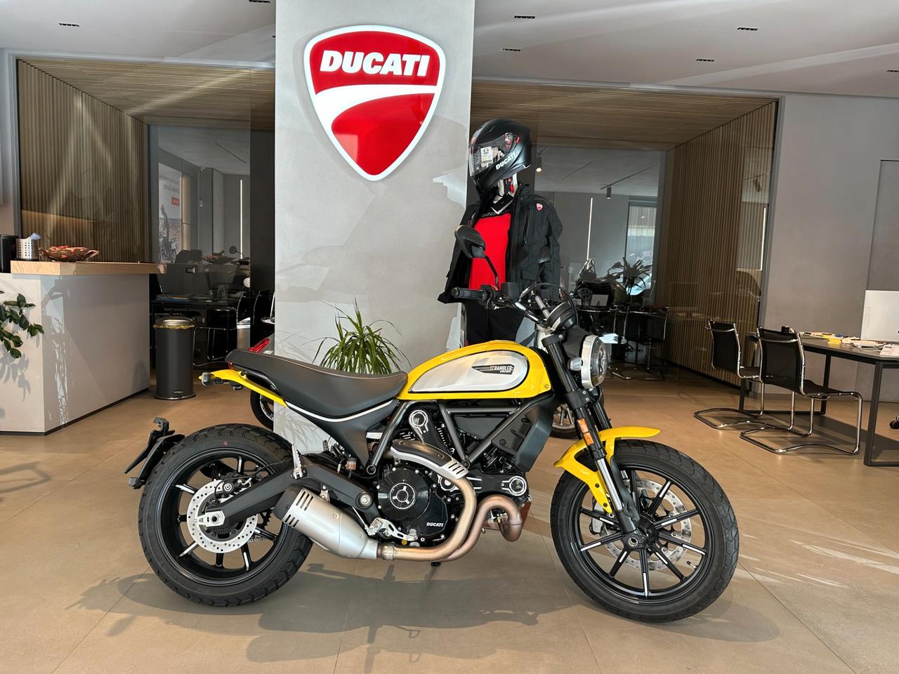 DUCATI SCRAMBLER 800 ICON