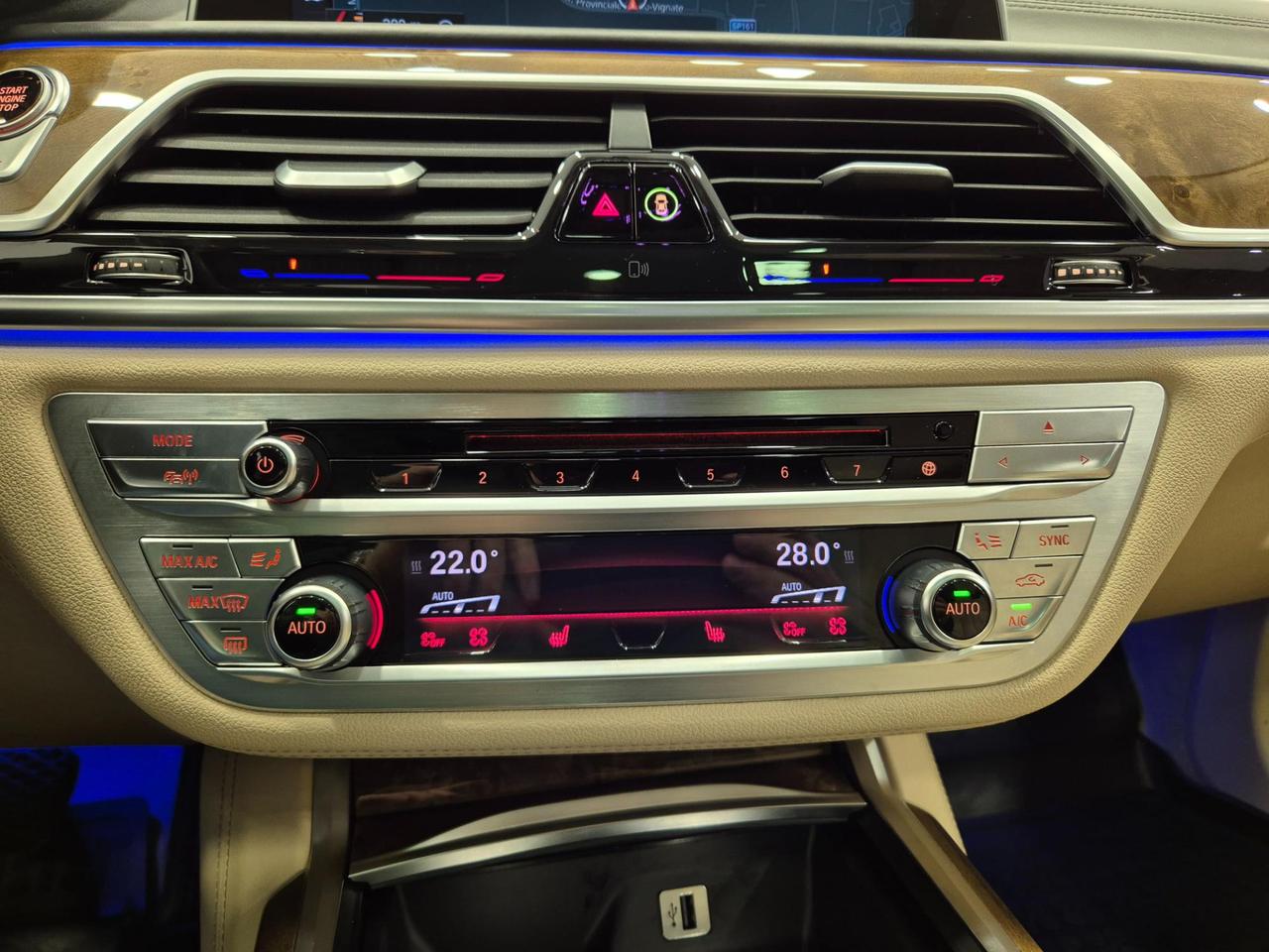 BMW 730 d Luxury auto - ACC/Lim - Cam 360 - Tetto - 4 RUOTE STERZANTI