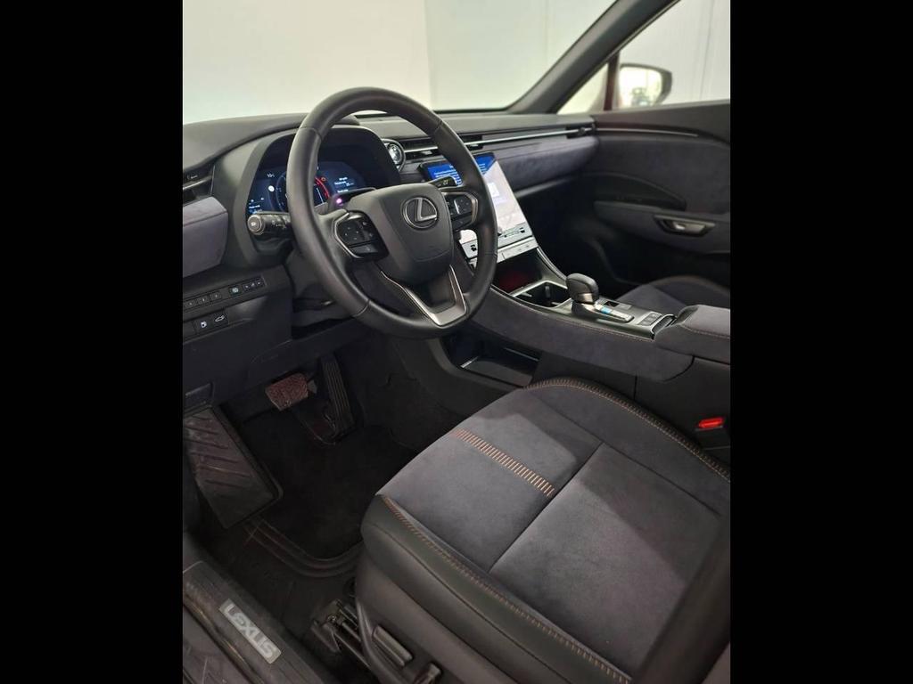 Lexus LBX 1.5 Hybrid Cool 4WD