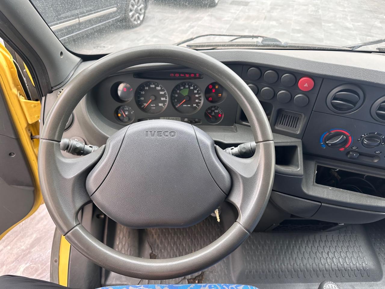 Iveco Daily 35S11 2.8 TDI PM Cabinato