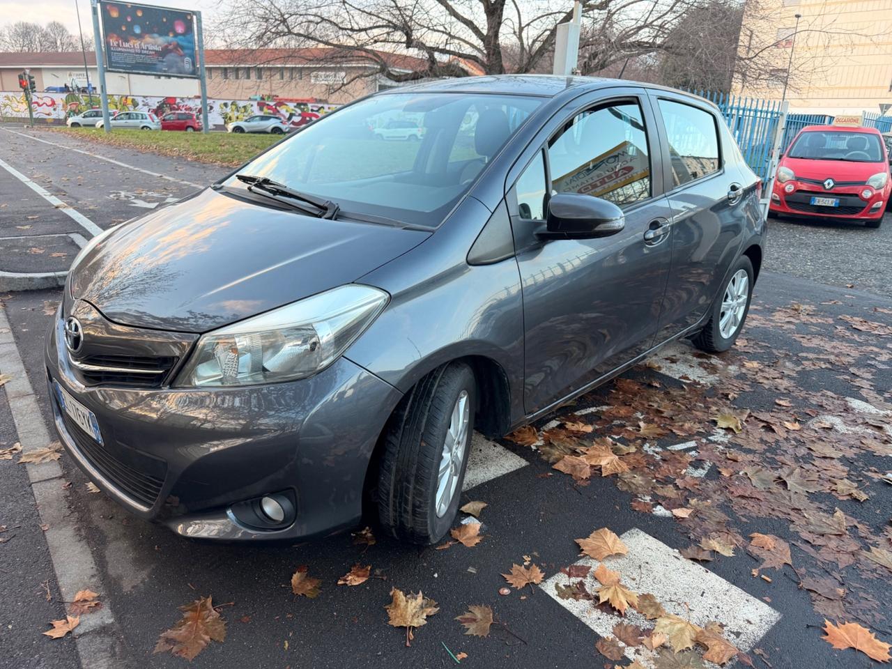 Toyota Yaris 1.0 5 porte Lounge Navi