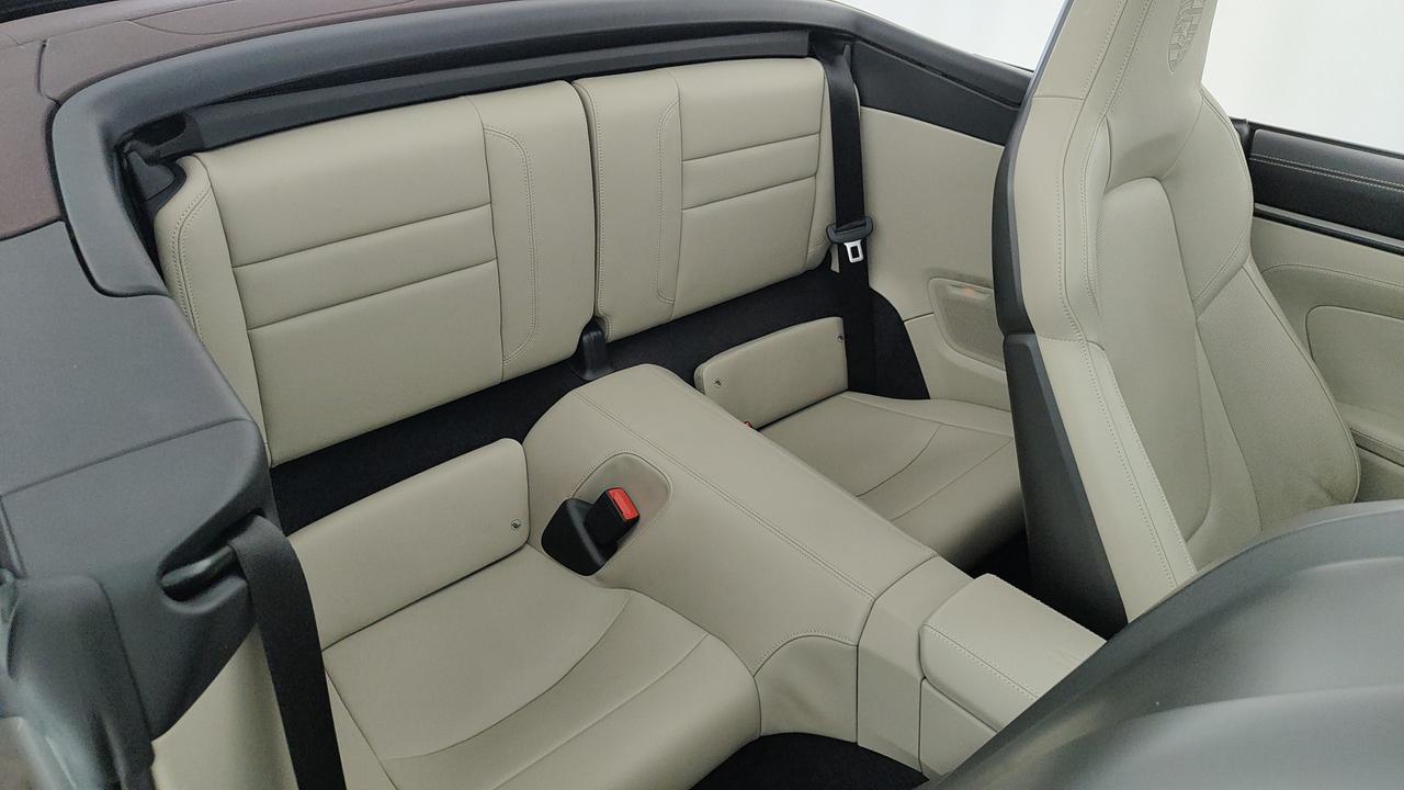 PORSCHE 911 Cabrio 3.0 Carrera 4 GTS auto