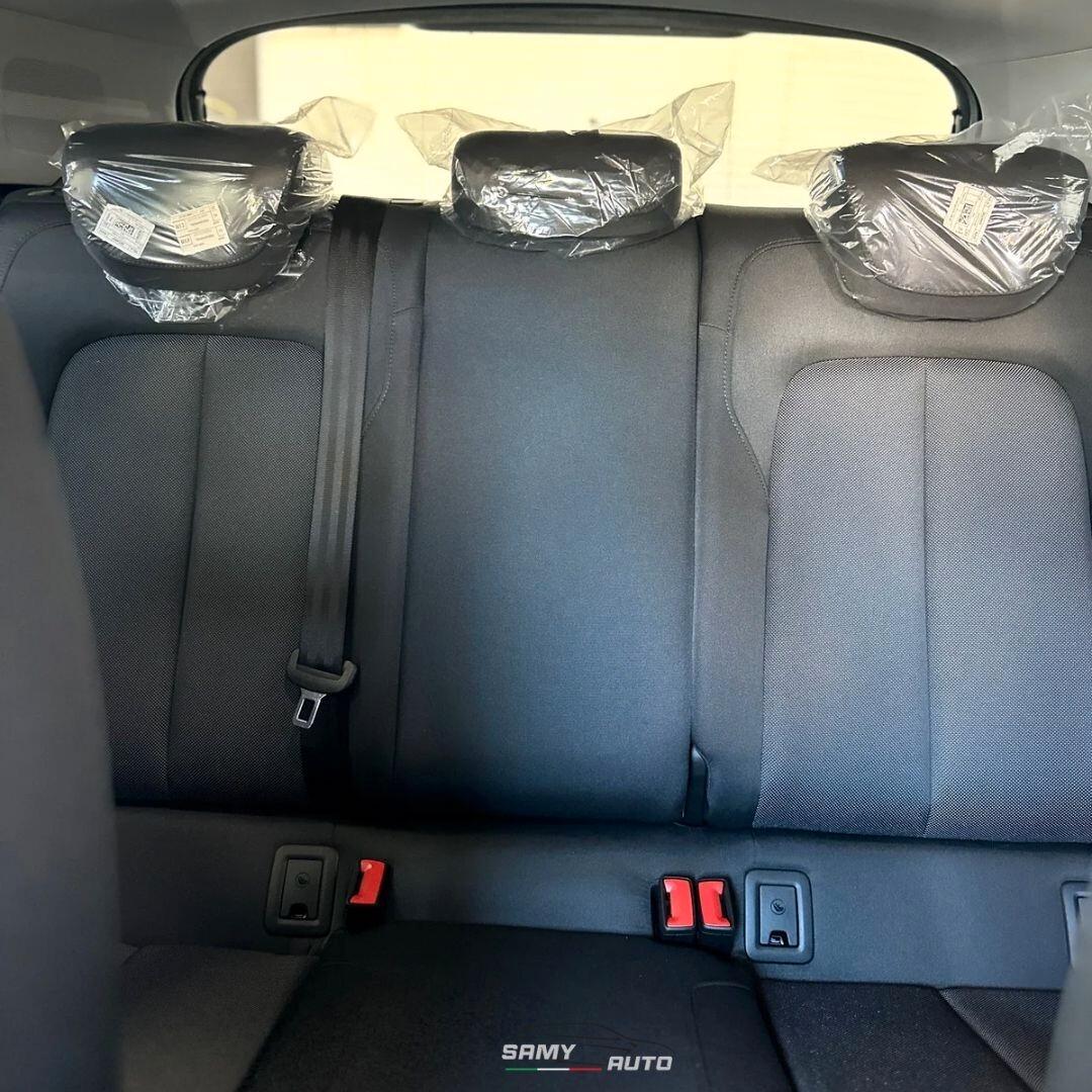 Audi Q2 30 TDI Identity Black