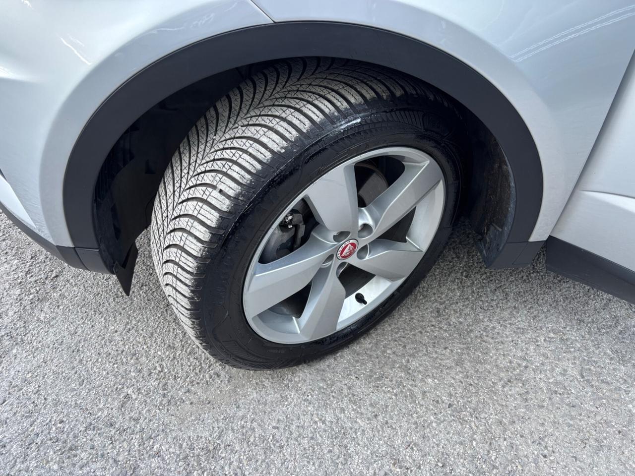 Jaguar E-Pace 2.0D I4 204 CV AWD Auto R-Dynamic HSE