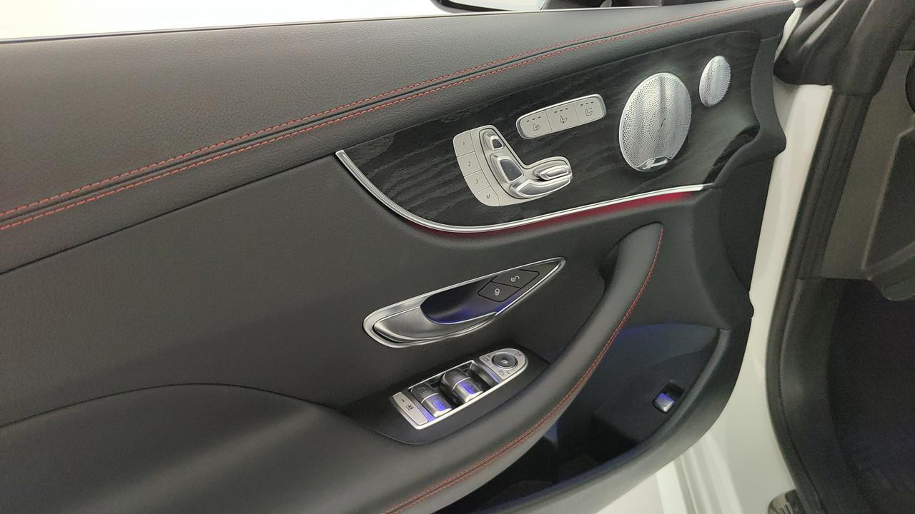 Mercedes-Benz E Cabrio 53 AMG eq-boost 4matic + auto