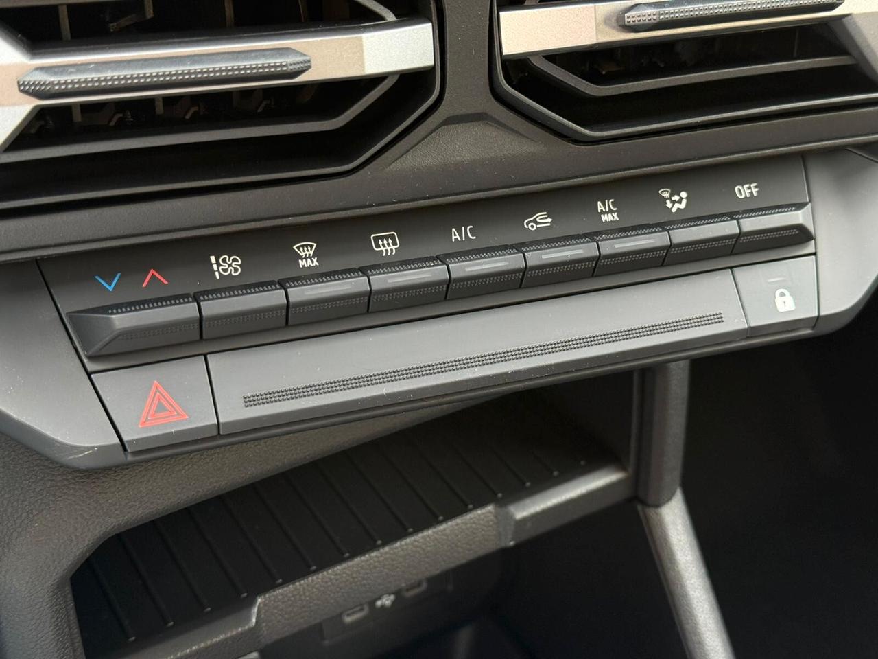 Dacia Duster Eco-G 100 CV Expression/Luci ambiente