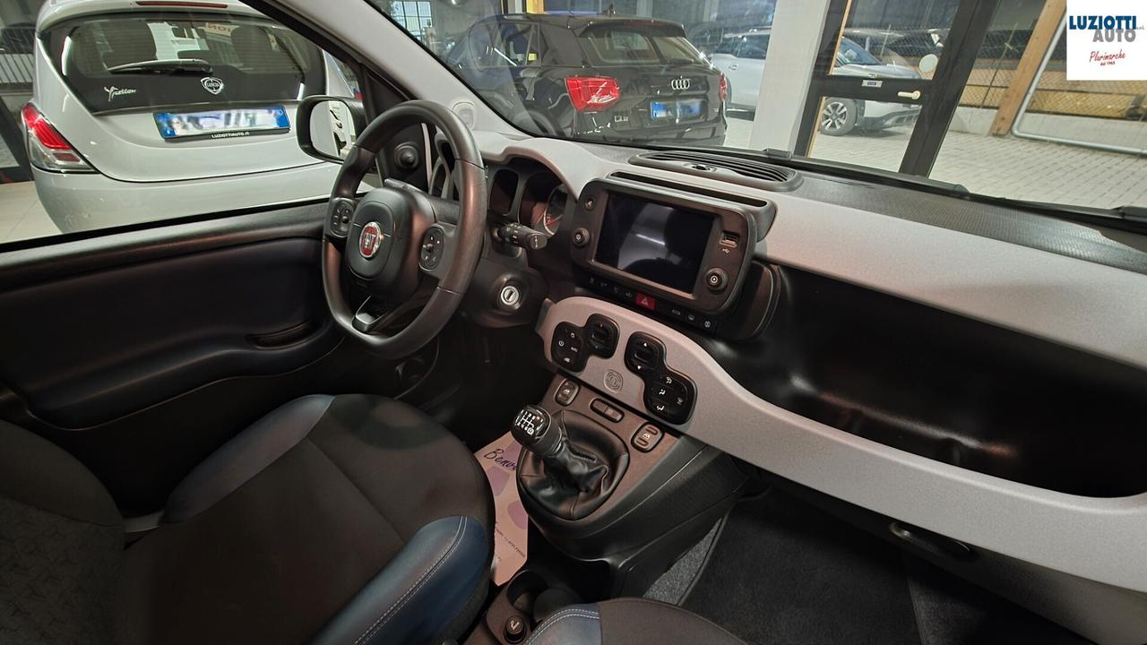 Fiat Panda CITY CROSS 1.0 HYBRID