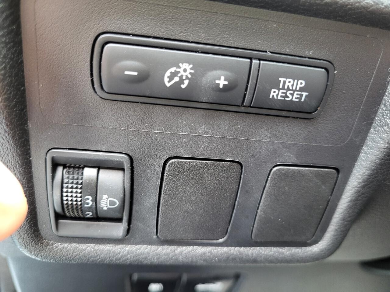 NISSAN MICRA 1,0-UNICA PROPR-2 REVISIONI-EURO 6B