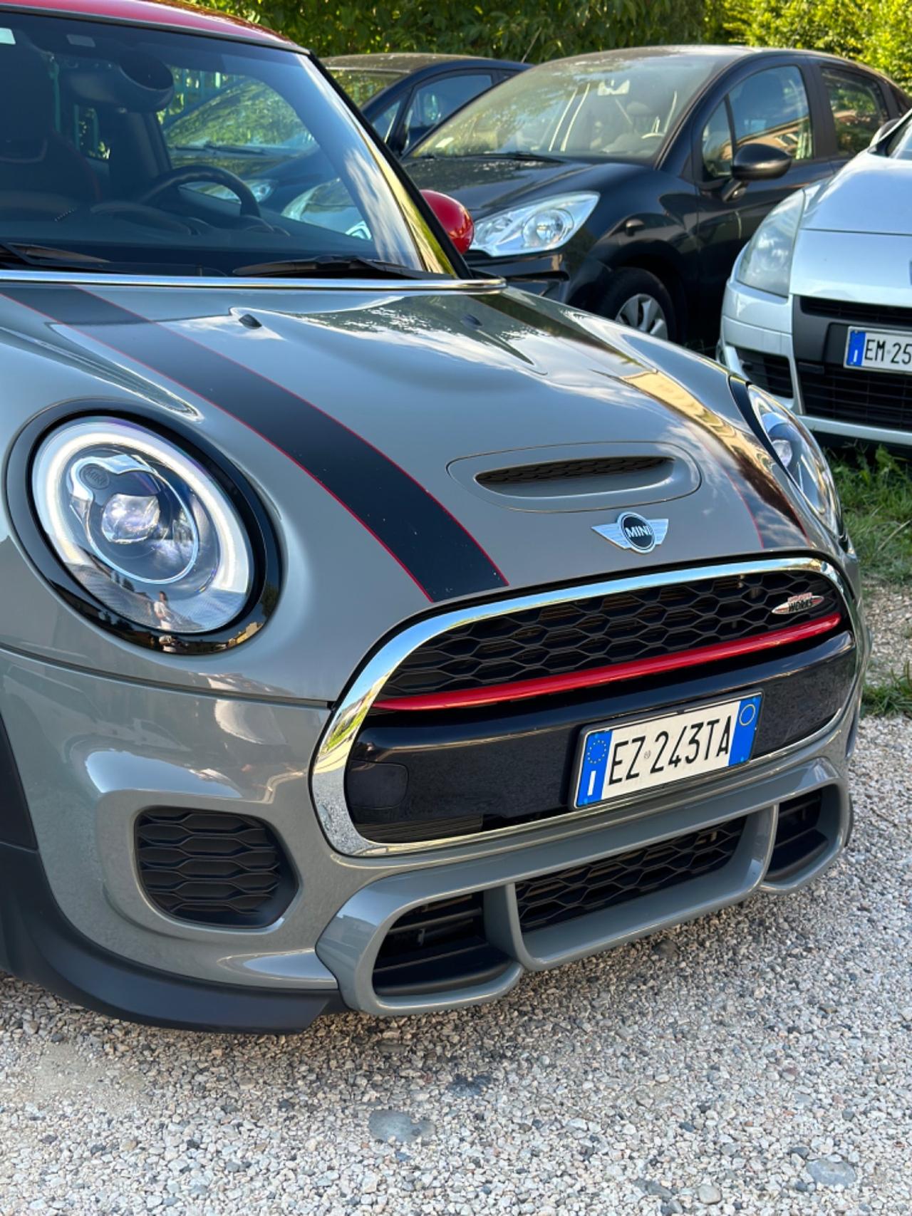 Mini COOPER JCW 233CV FULLOPT KMCERT UNICOPR