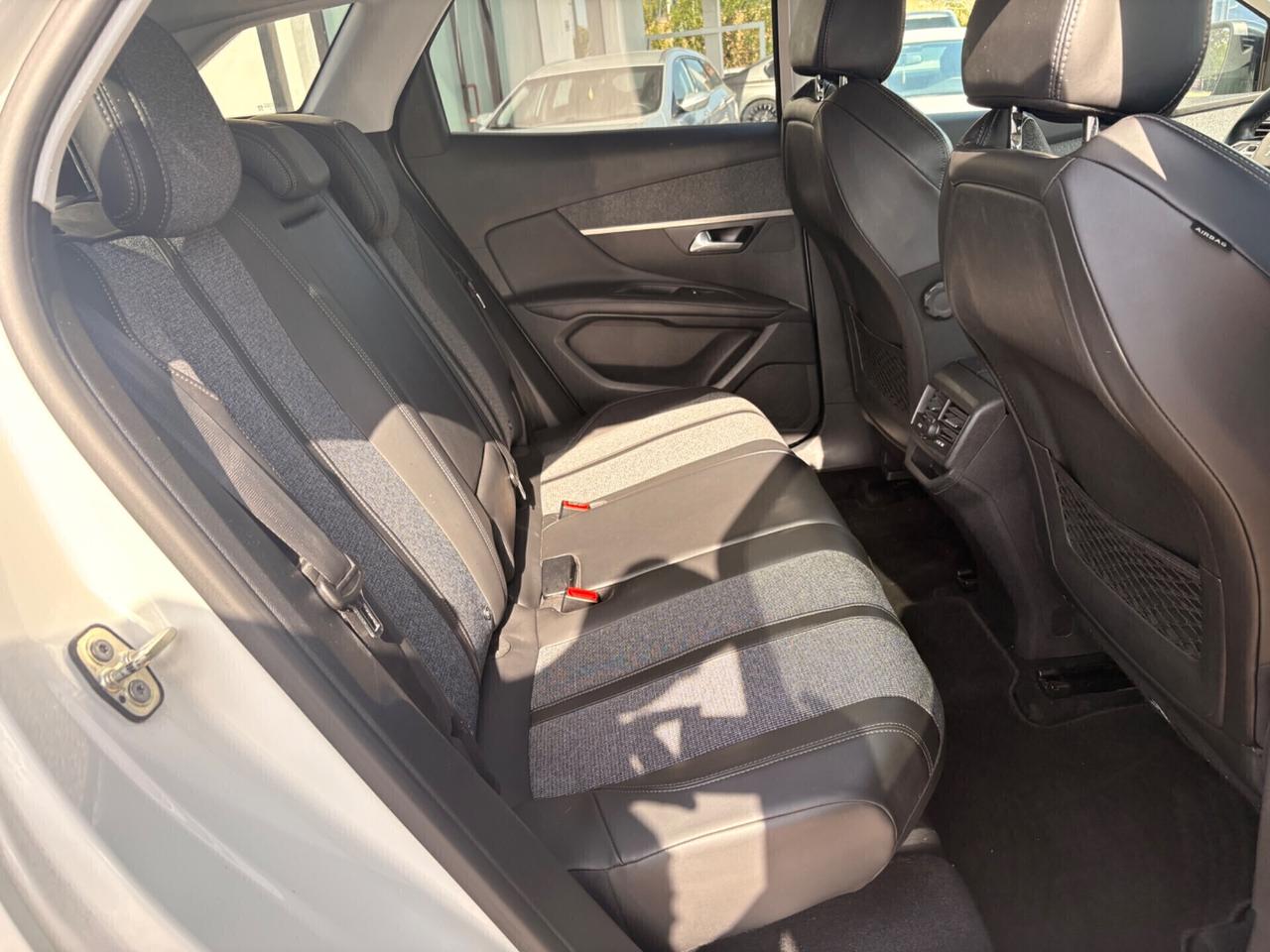 Peugeot 3008 BlueHDi 130 S&S Active