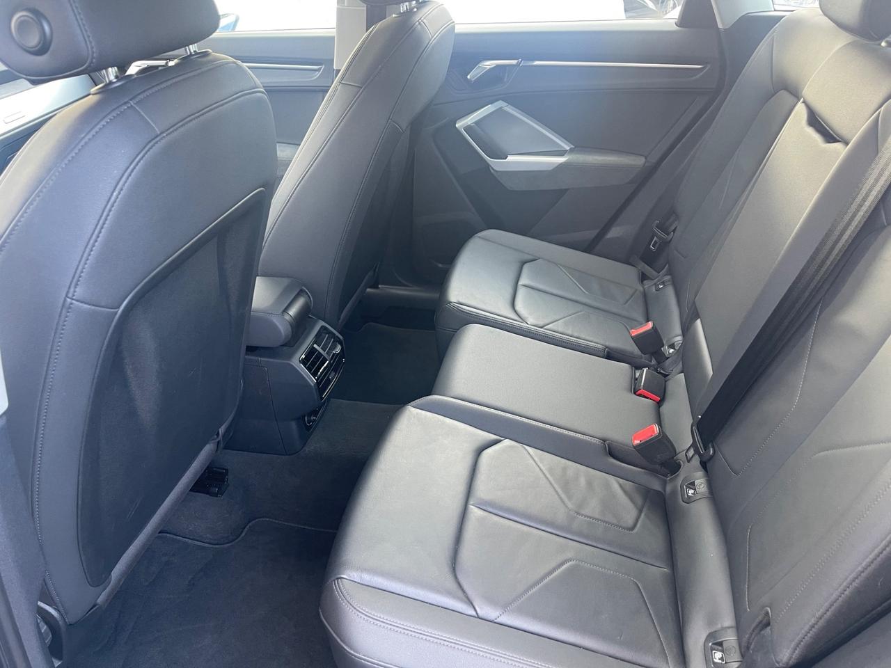 Audi Q3 35 TDI S tronic Business Advanced