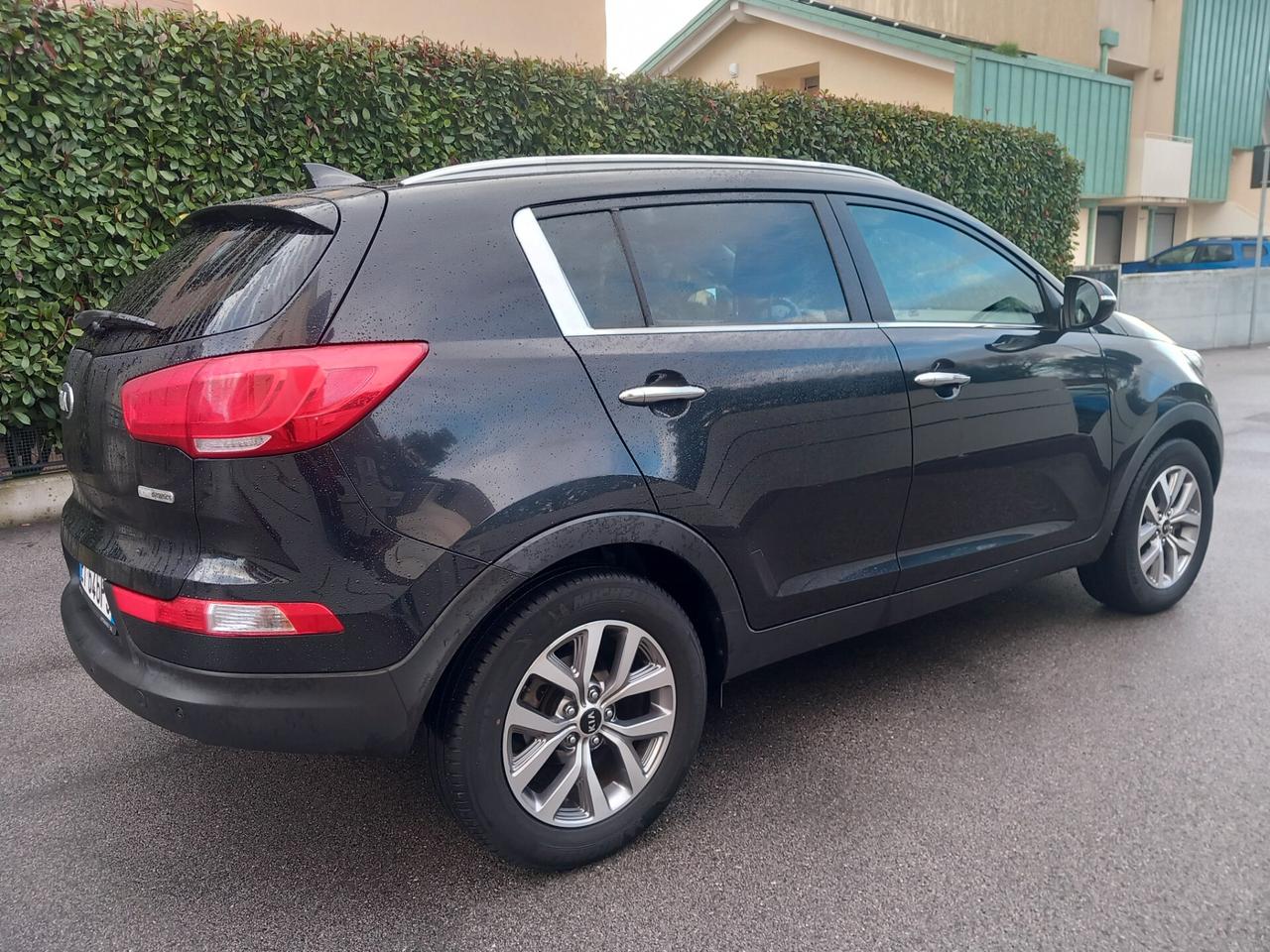 Kia Sportage 1.7 CRDI VGT 2WD high tech tua a € 199 mese