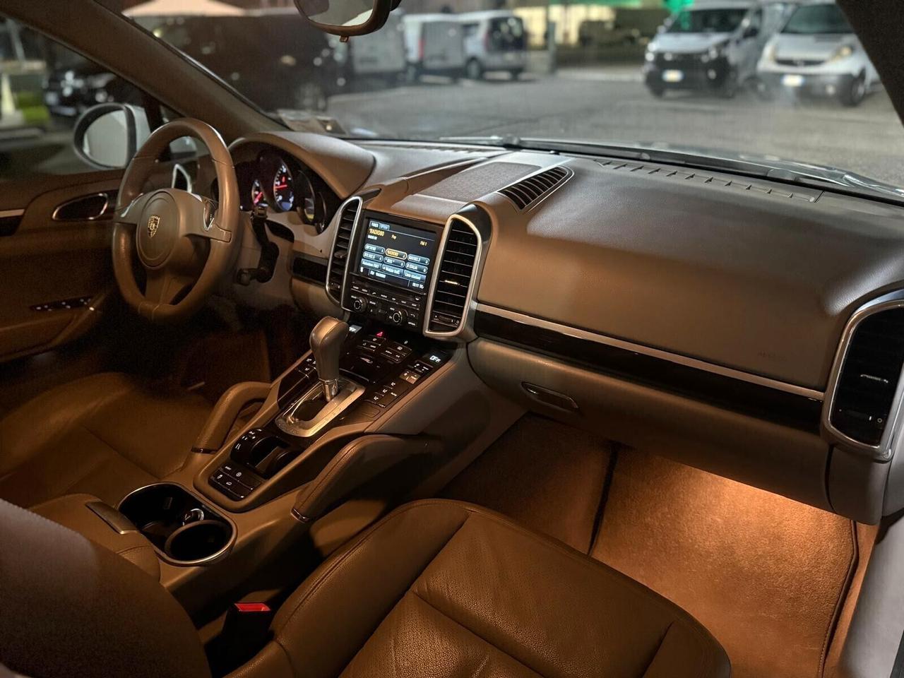 Porsche Cayenne 3.0 Diesel tiptronic 173000km