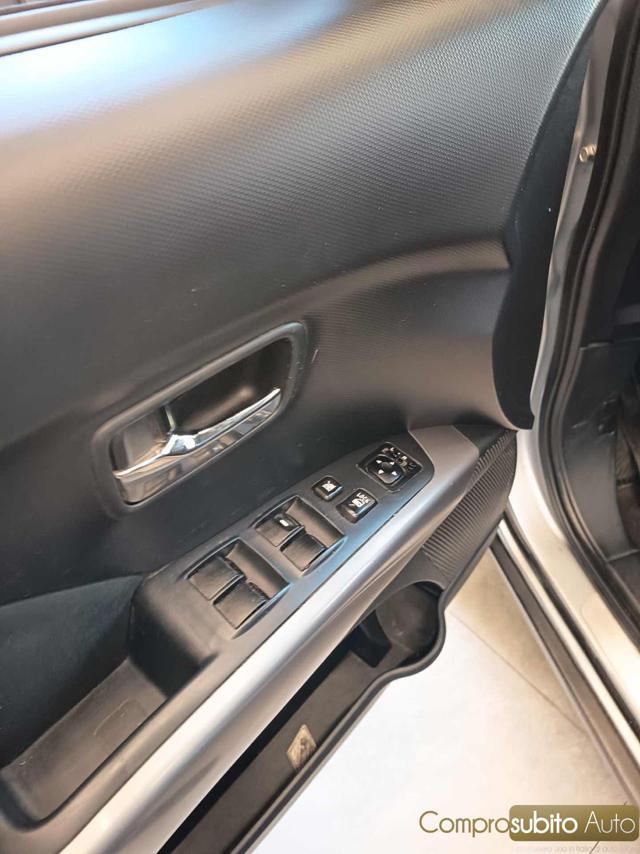 MITSUBISHI Outlander 2.0 DI-D Invite DPF