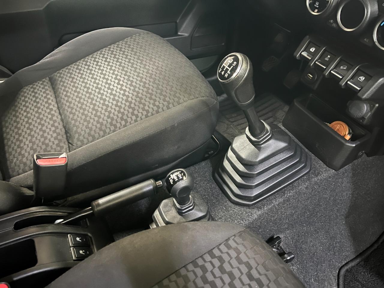 Suzuki Jimny 1.5 5MT Top - 2019