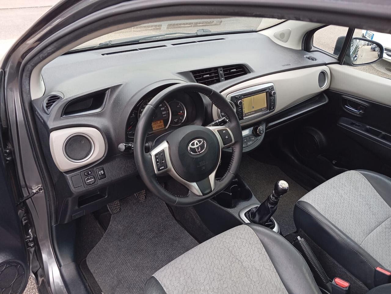 Yaris 1.3 5 porte Lounge "KM CERTIFICATI"