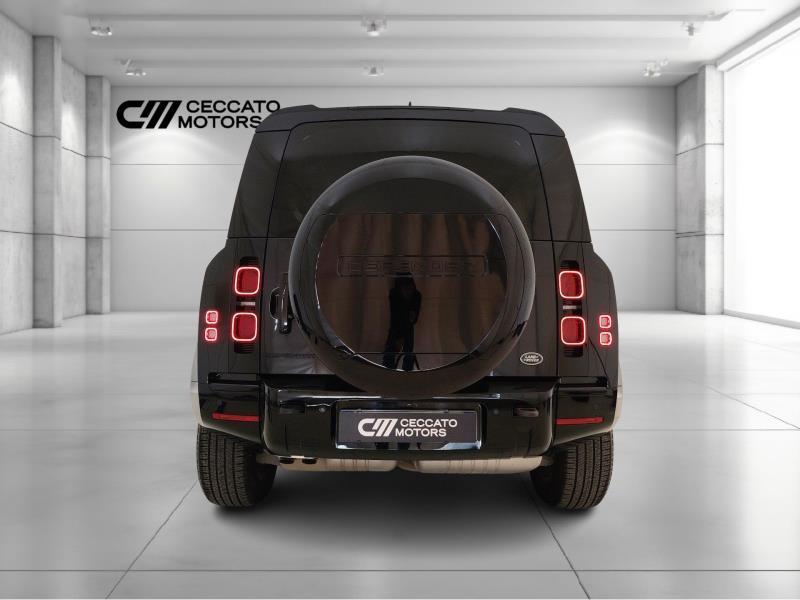 Land Rover Defender 110 3.0 I6 MHEV X-Dynamic SE AWD Auto