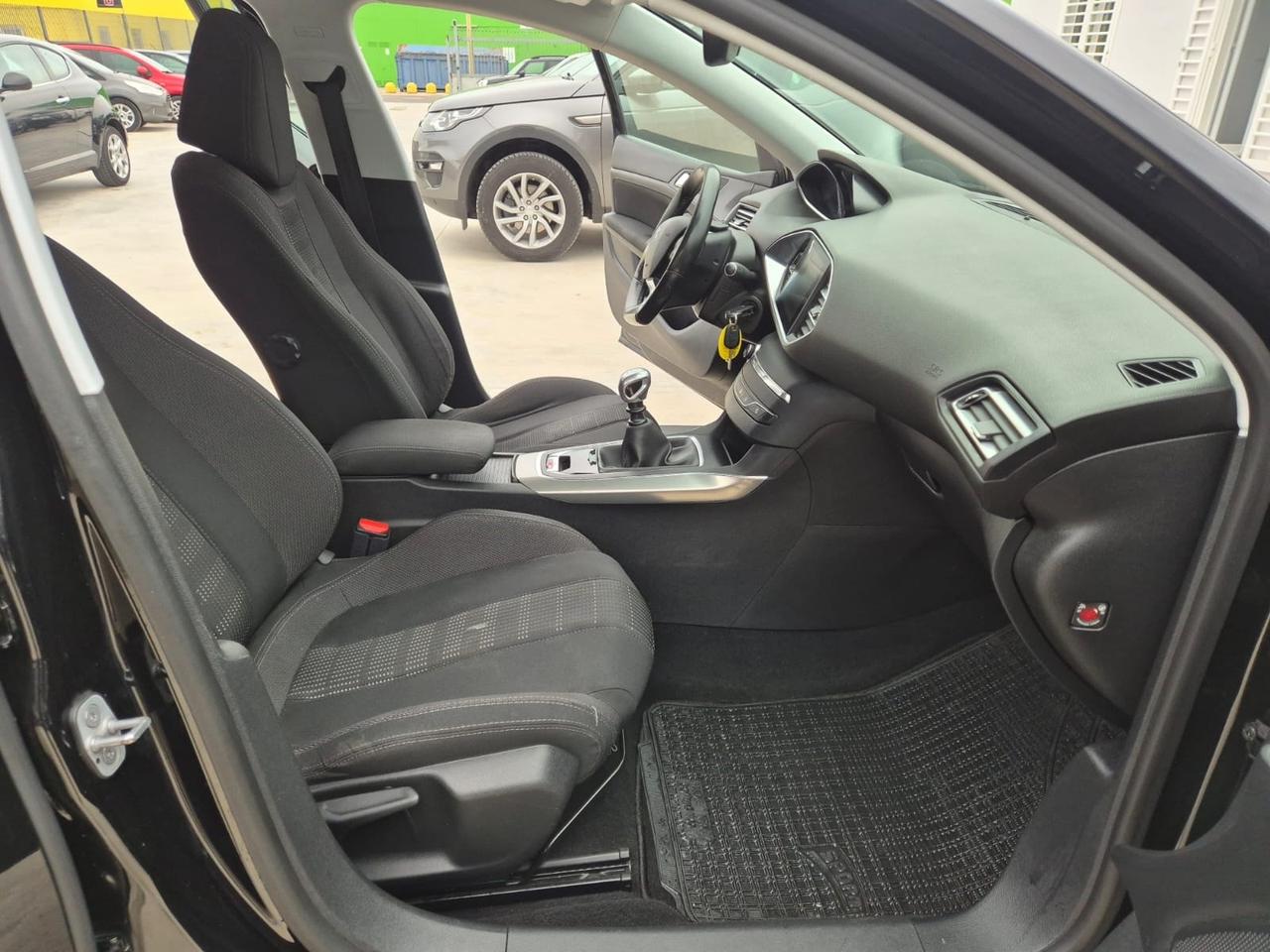 Peugeot 308 BlueHDi 120 S&S SW Allure