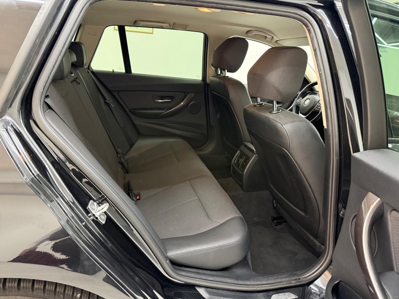 Bmw 320 320d xDrive Touring Luxury