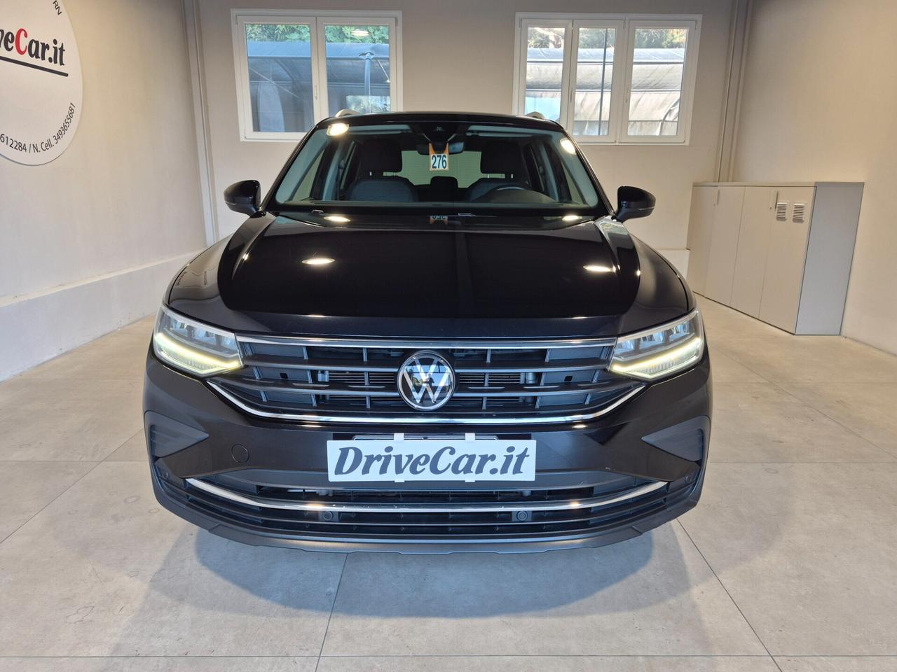 Volkswagen Tiguan 2.0 TDI LIFE 150CV DSG LED APPLE CAR PLAY/ANDROID AUTO ACC AMBIENT LIGHT(30 TONALITÀ) CLIMA 3 ZONE WIRELESS VETRI PRIVACY