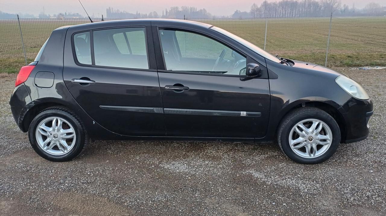 Renault Clio 1.2 16V TCE 100CV 5 porte GPL Le Iene