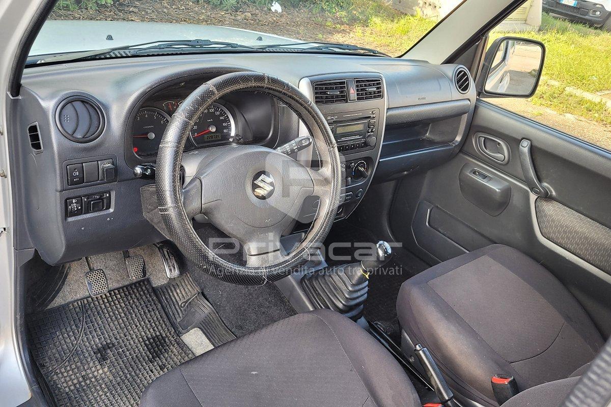 SUZUKI Jimny 1.3i 16V cat 4WD JLX