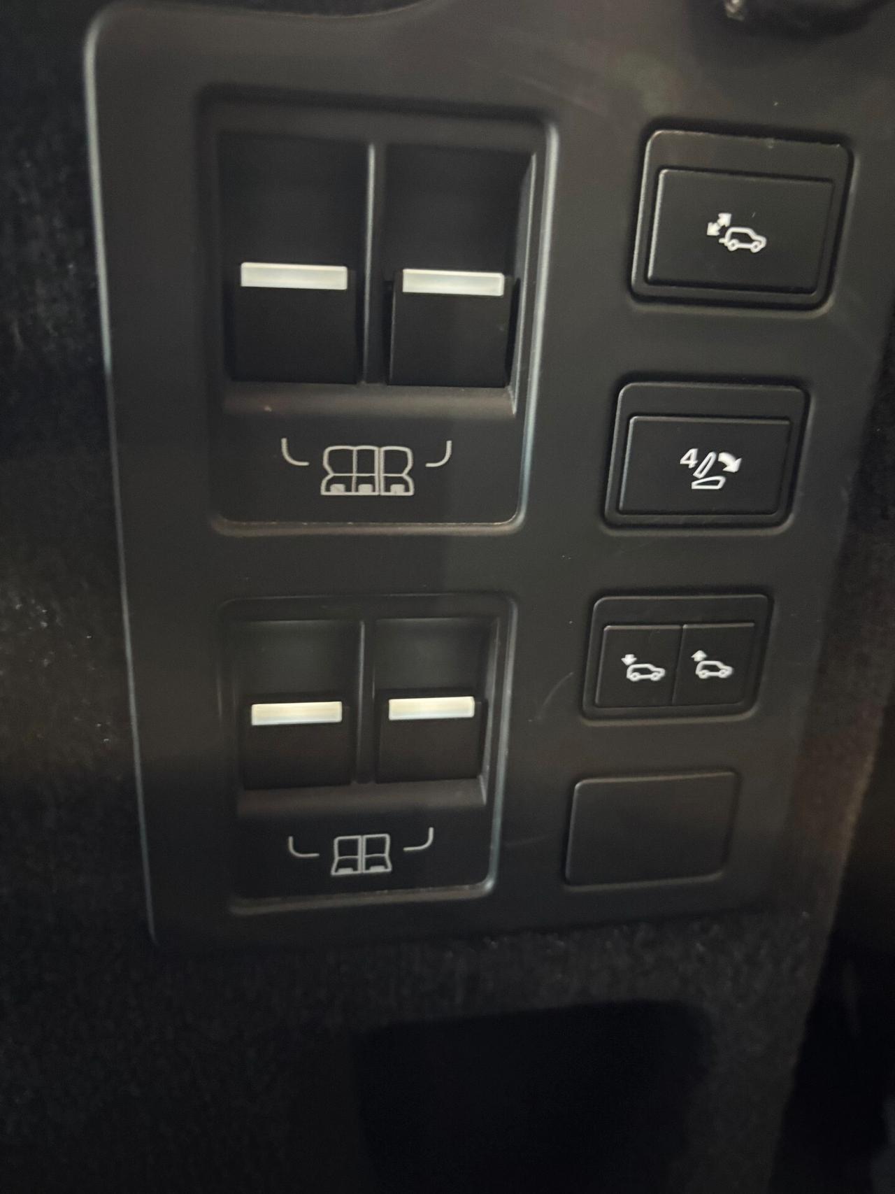 Land Rover Discovery 3.0 td6 HSE 249cv 7p.