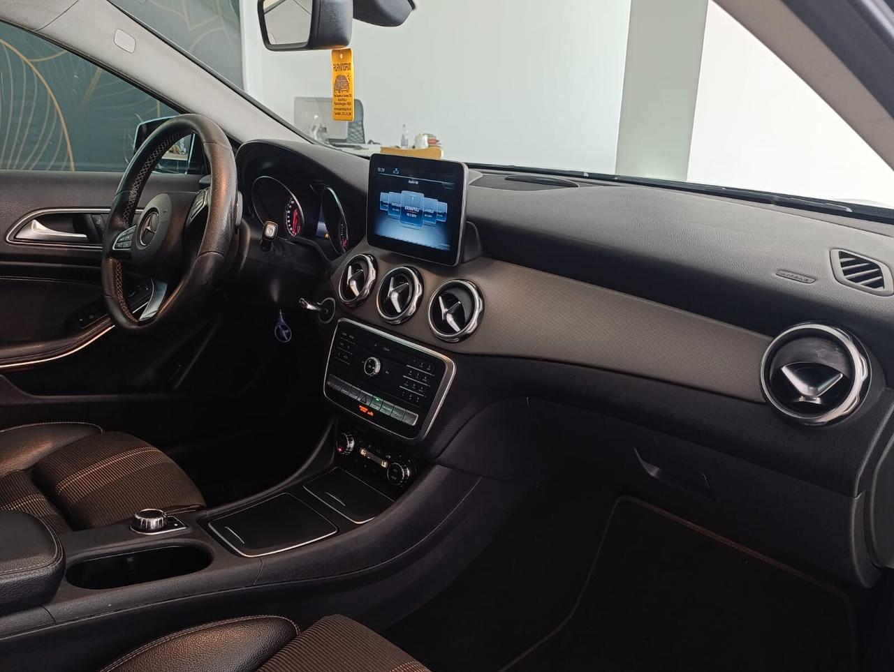 MERCEDES-BENZ GLA 220 D AUTOMATICA ANNO 2019