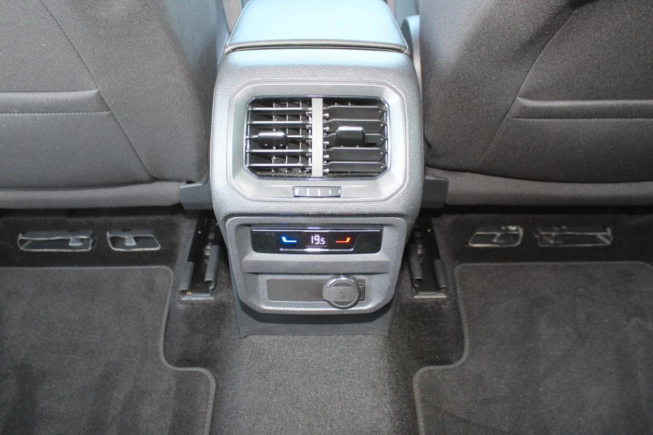 Volkswagen Tiguan 2.0 TDI 150 CV SCR DSG Elegance