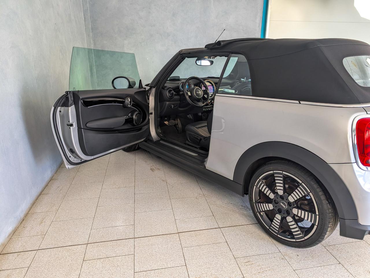 Mini Cooper Cabrio 1.5 Cooper Premium Plus