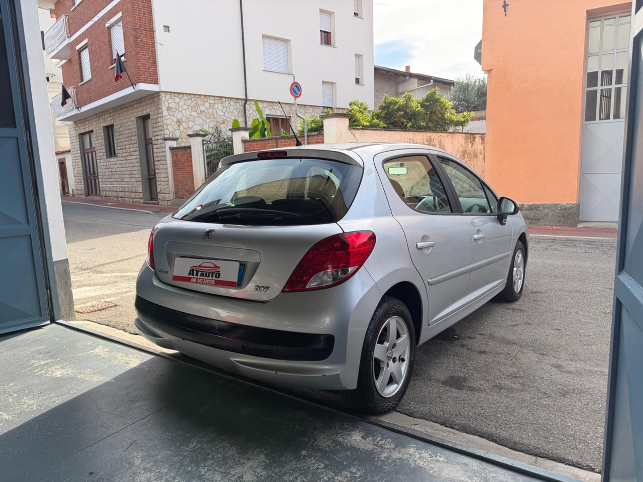 Peugeot 207 1.4 HDi 70CV 5p.