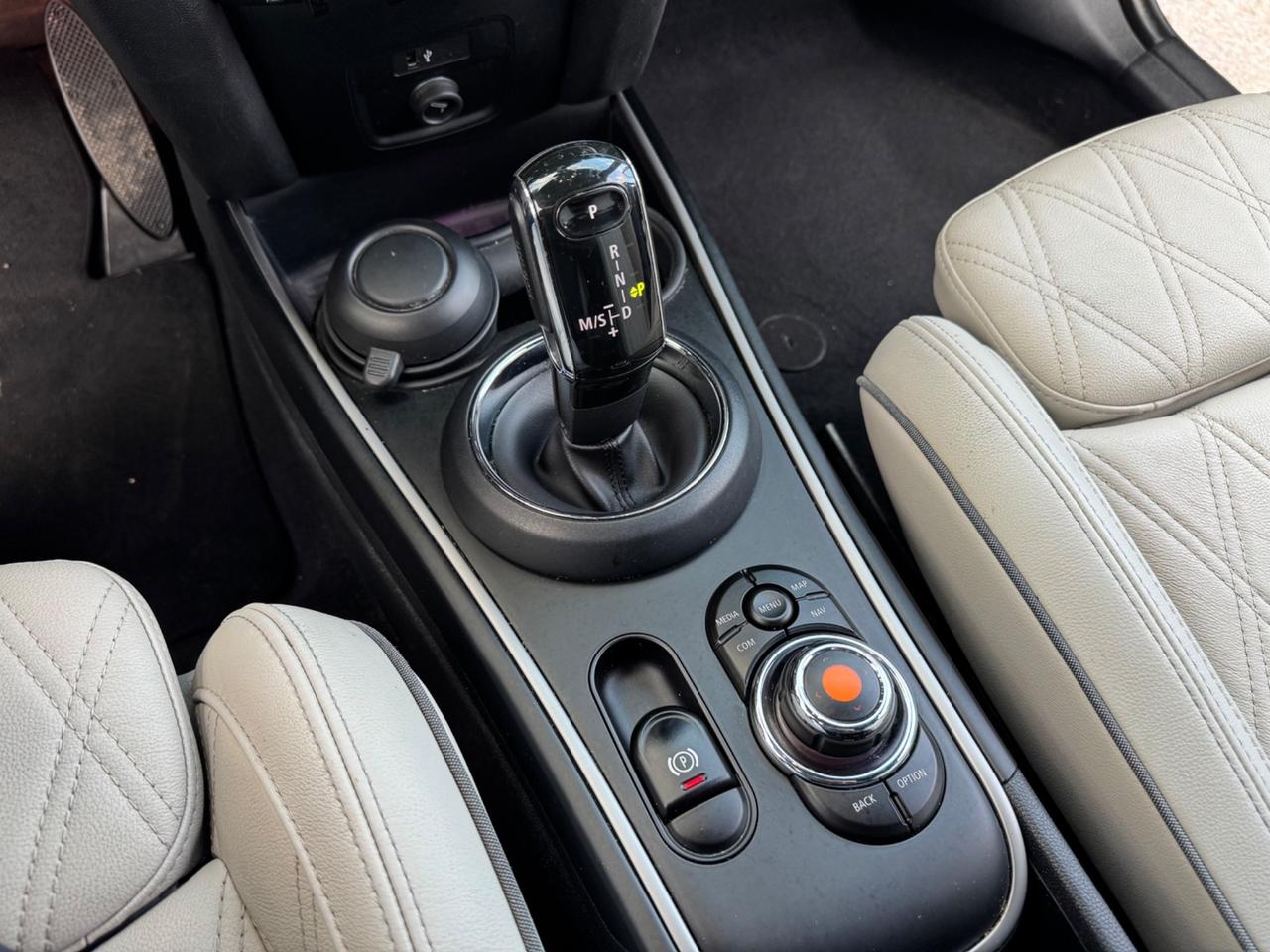Mini Countryman 2.0 Cooper D NAVI/PELLE FARI LED