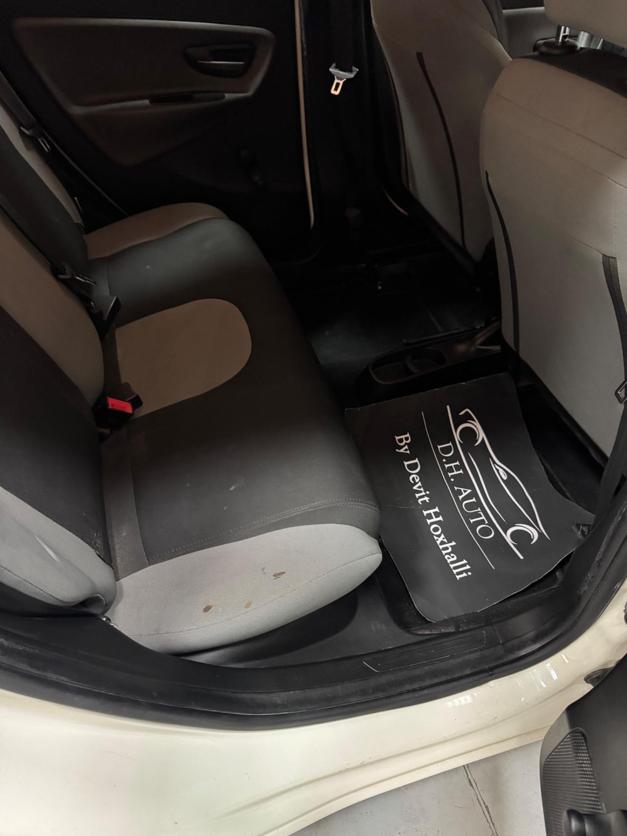 Lancia Ypsilon 1.2 69 CV 5 porte GPL Ecochic Platinum