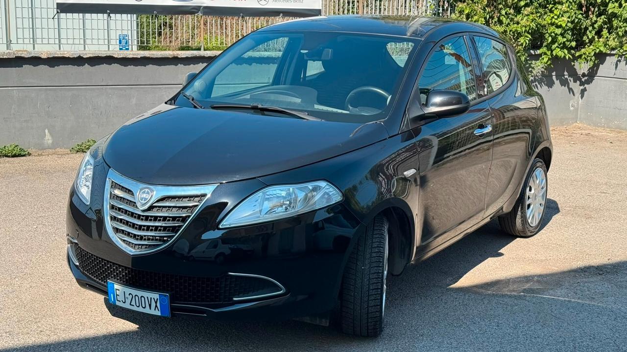 Lancia Ypsilon 1.2 69 CV 5 porte S&S Platinum
