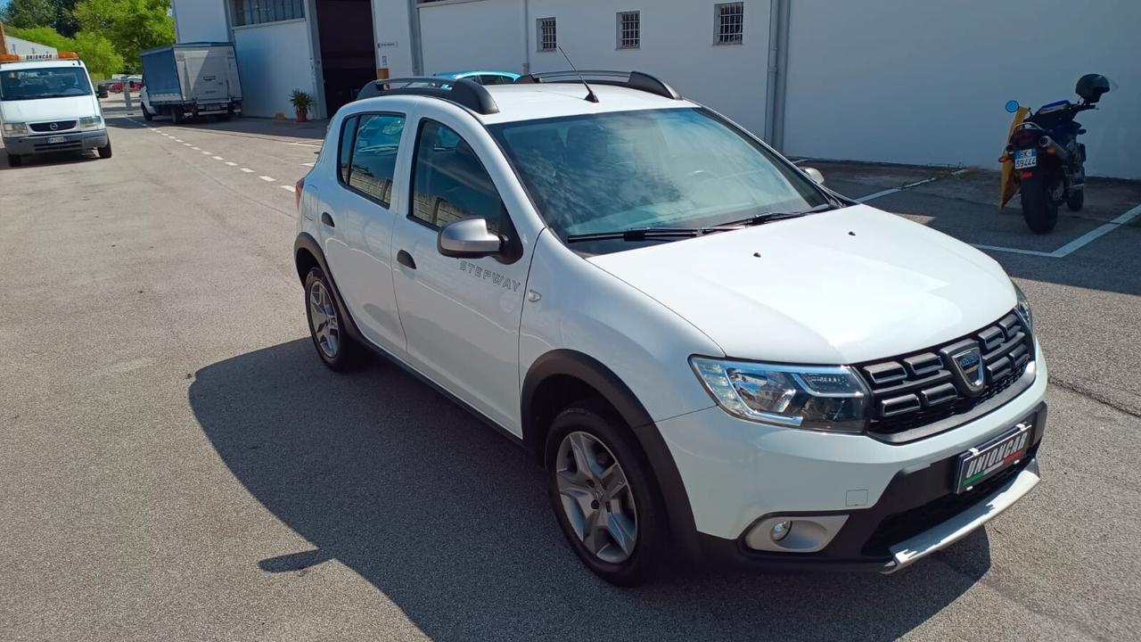 Dacia Sandero Stepway 1.0 TCe 100 CV ECO-G Comfort