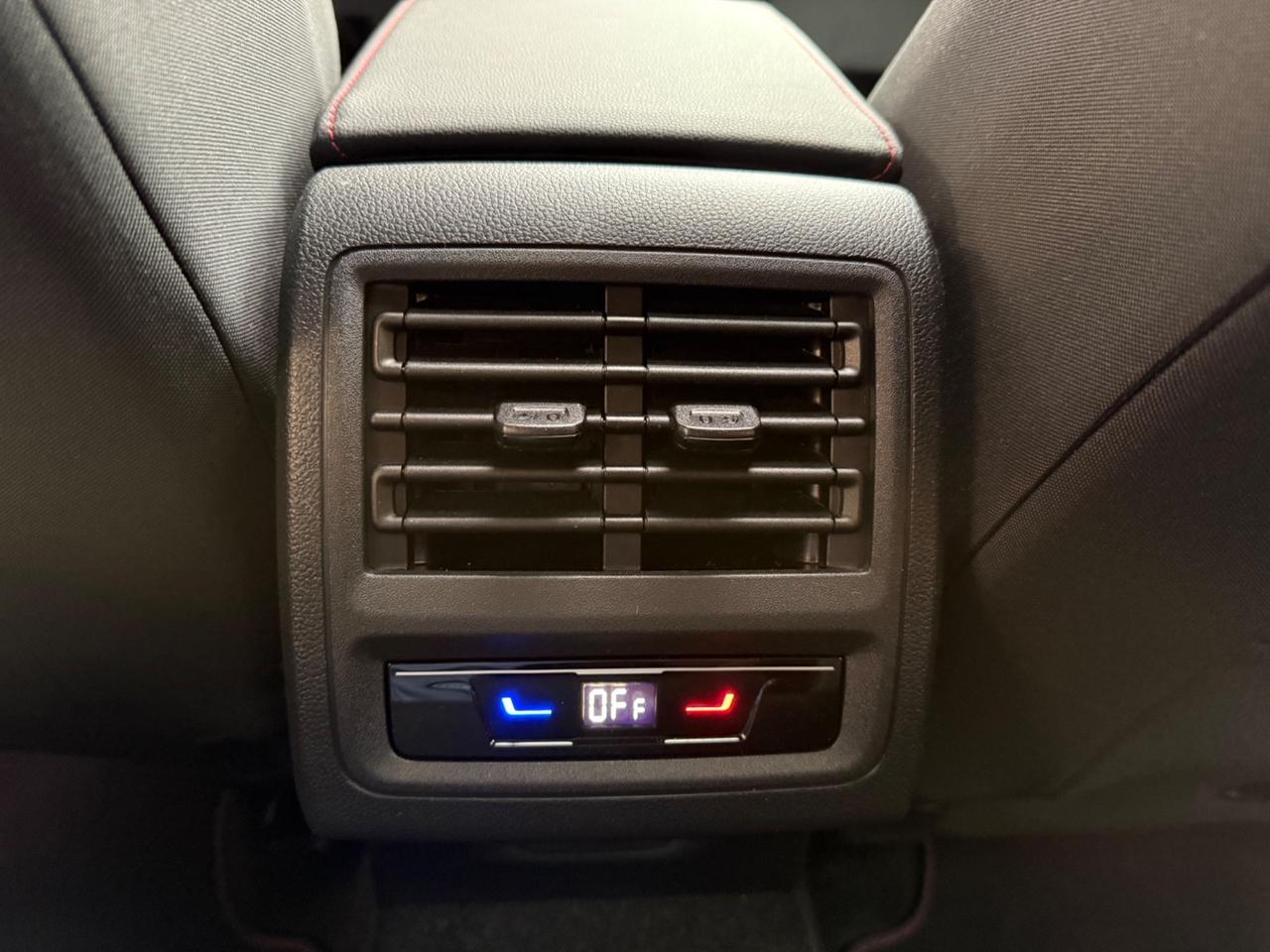 Volkswagen Golf GTI 2.0 TSI DSG PERFORMANCE PRONTA CONSEGNA