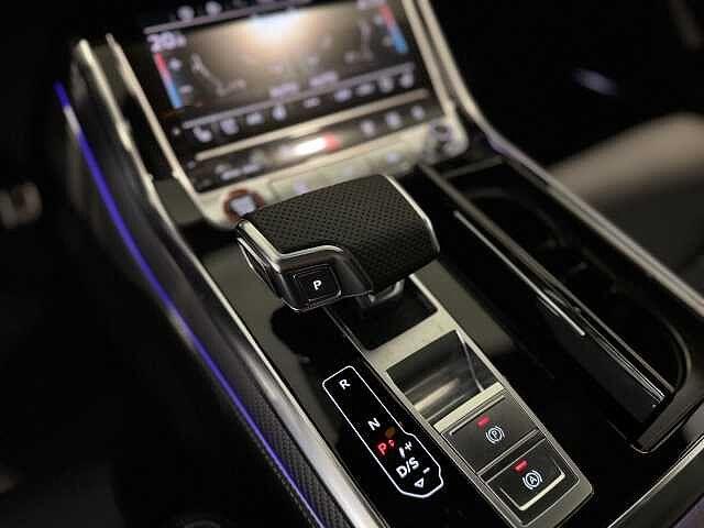 Audi SQ8 SQ8 SUV TFSI quattro tiptronic sport attitude