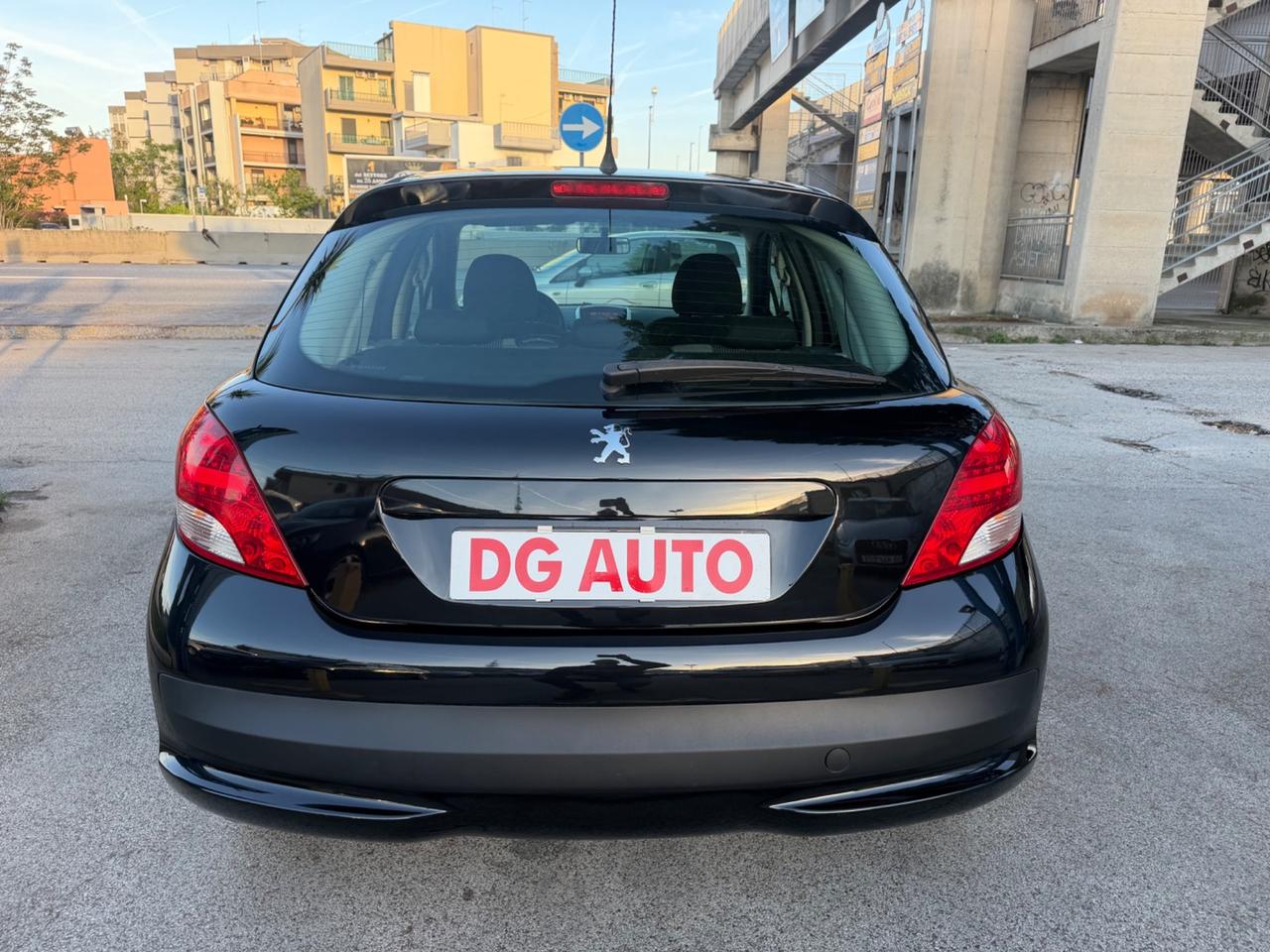 Peugeot 207 1.4 HDi 70 cavalli 2014