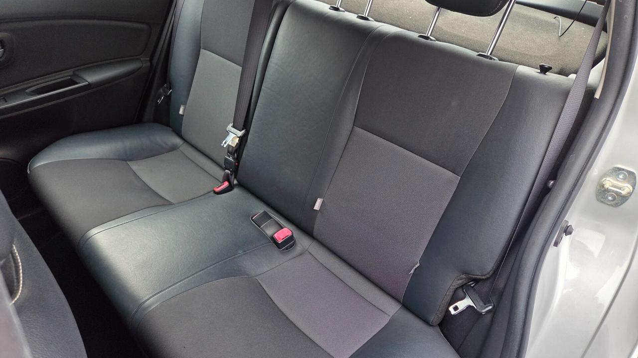 Toyota Yaris 1.0 benzina 5 porte lounge