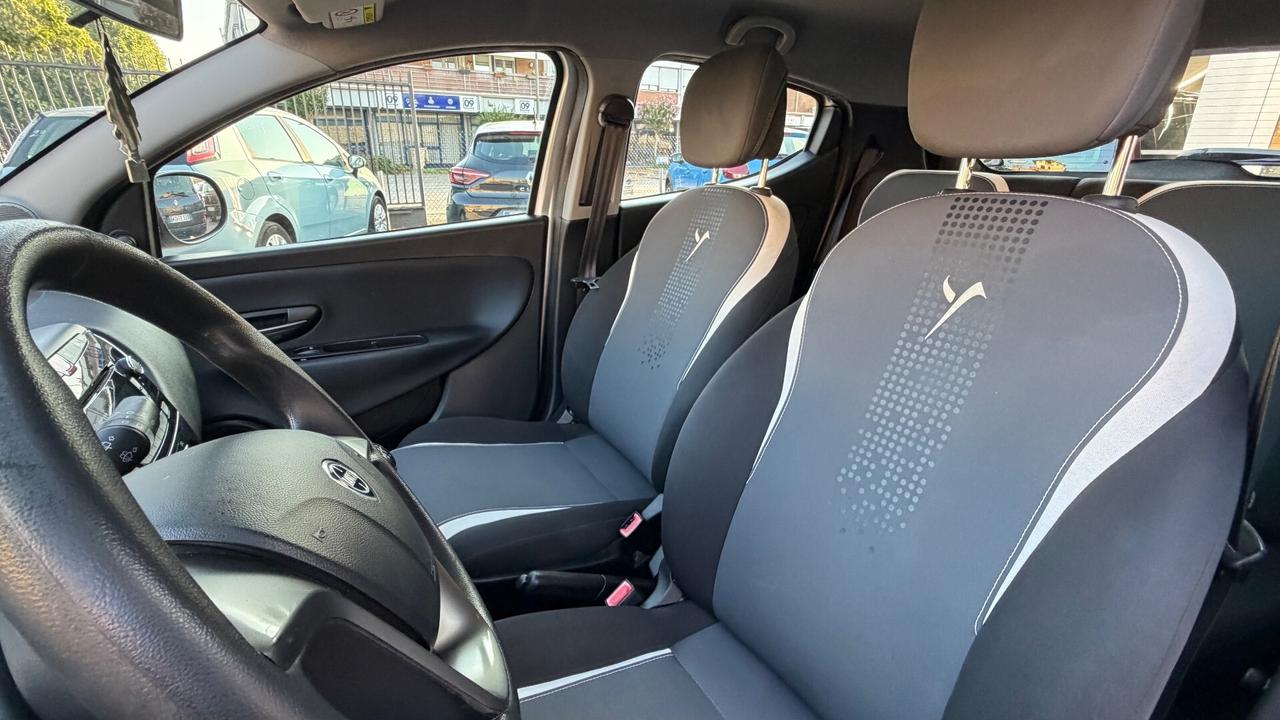 Lancia Ypsilon 1.2 69 CV