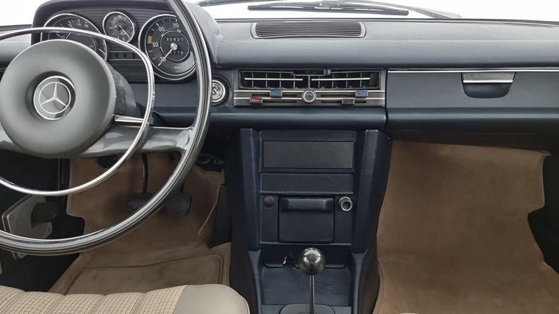 Mercedes-Benz W115 200 200 8 - condizioni impeccabili