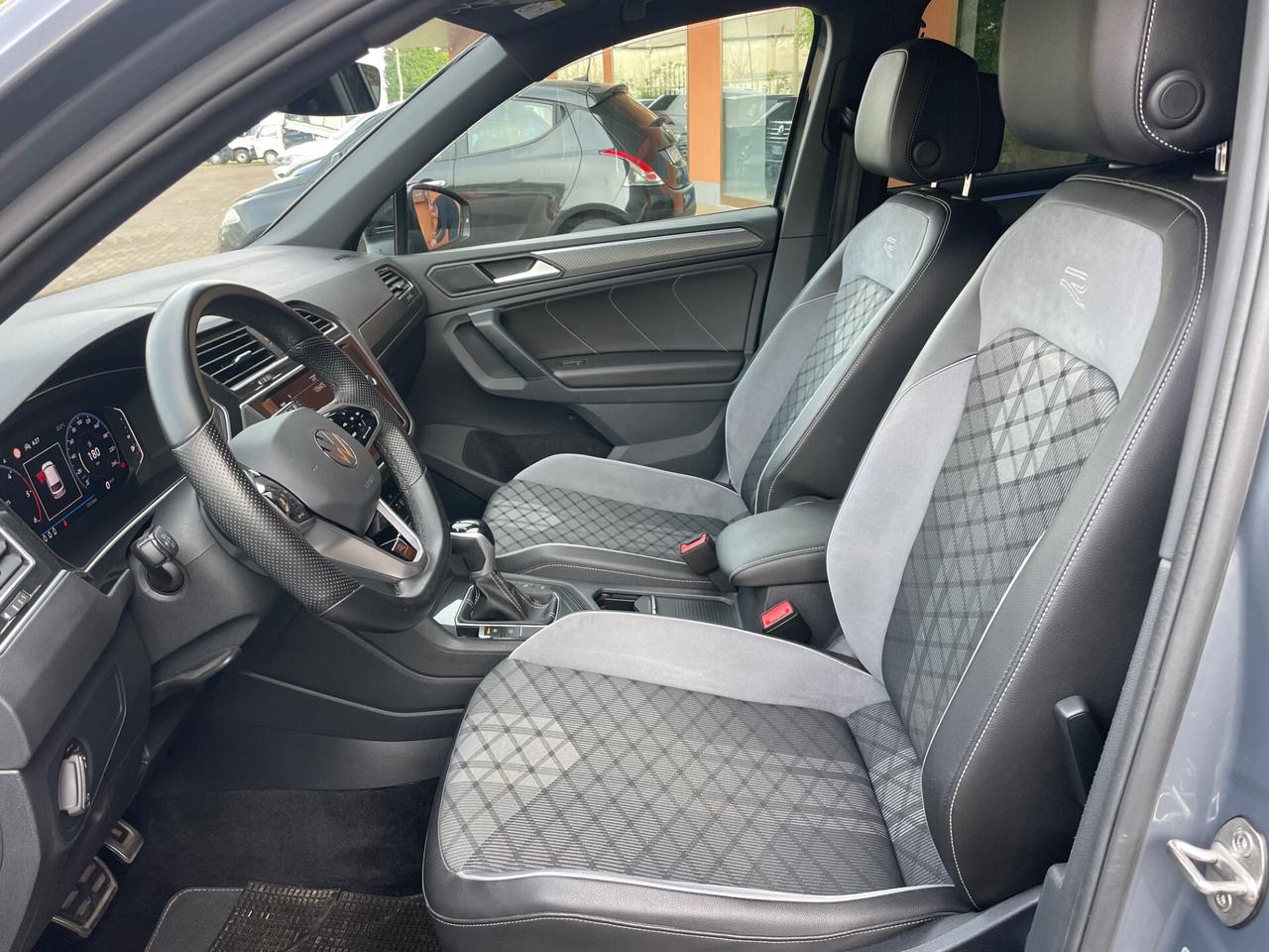 Volkswagen Tiguan 2.0 TDI 150 CV DSG R-Line Black