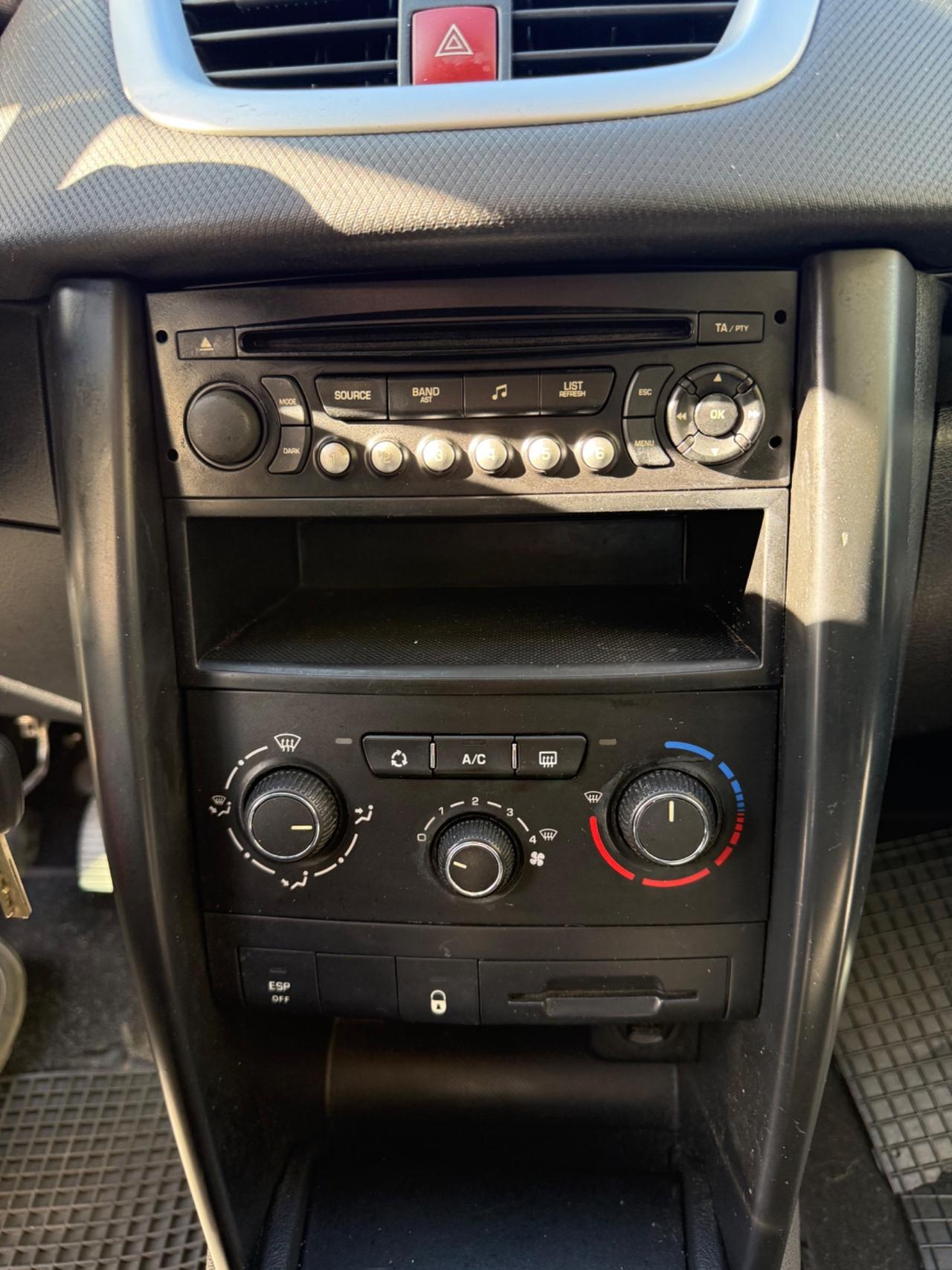Peugeot 207 1.4 HDi 70CV FAP 3p. XS