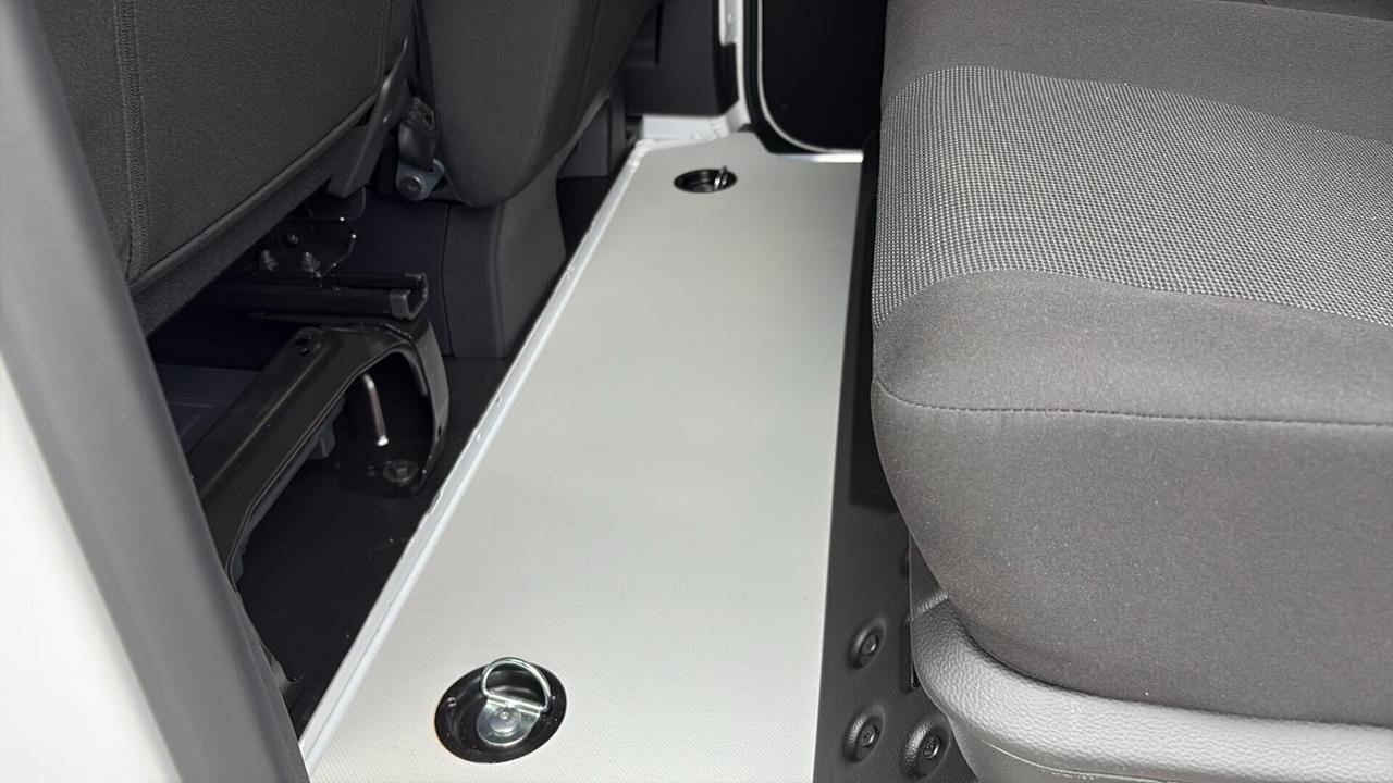 Peugeot EXPERT 6 POSTI AUTOCARRO