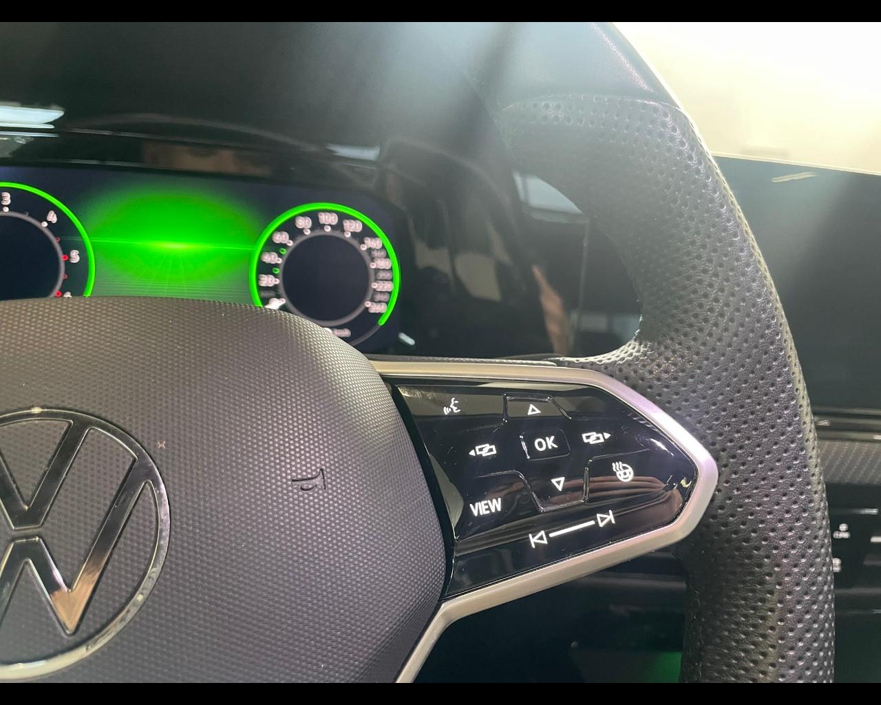 VOLKSWAGEN Golf 8ª serie - Golf Variant 2.0 TDI 150 CV DSG SCR R-Line